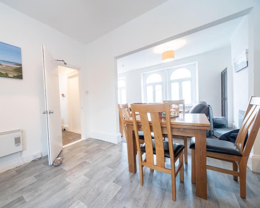 Mumbles View - Free Parking Apartman Oystermouth Kültér fotó